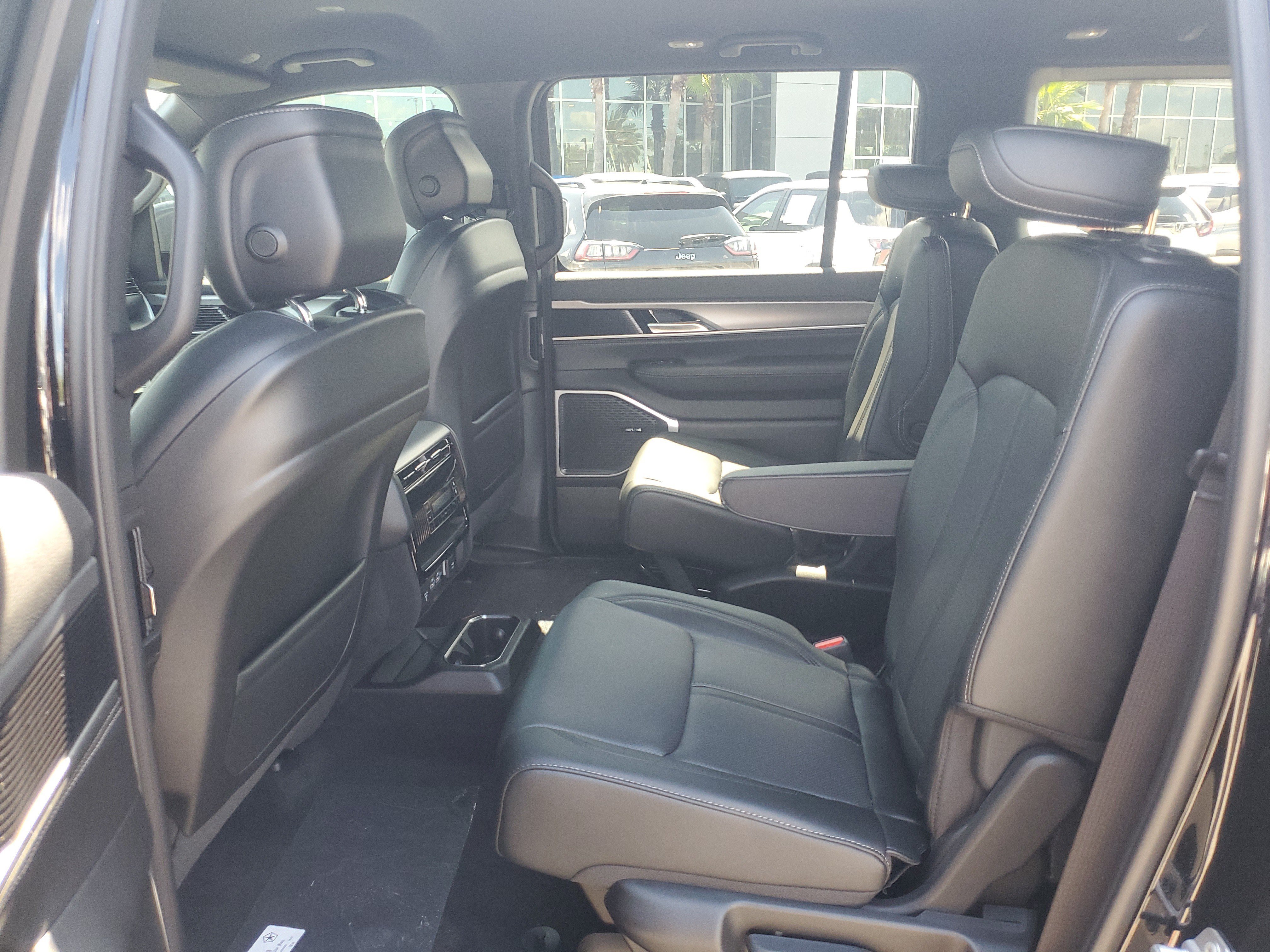 New 2026 Jeep Grand Wagoneer Limited AWD/4WD image 9