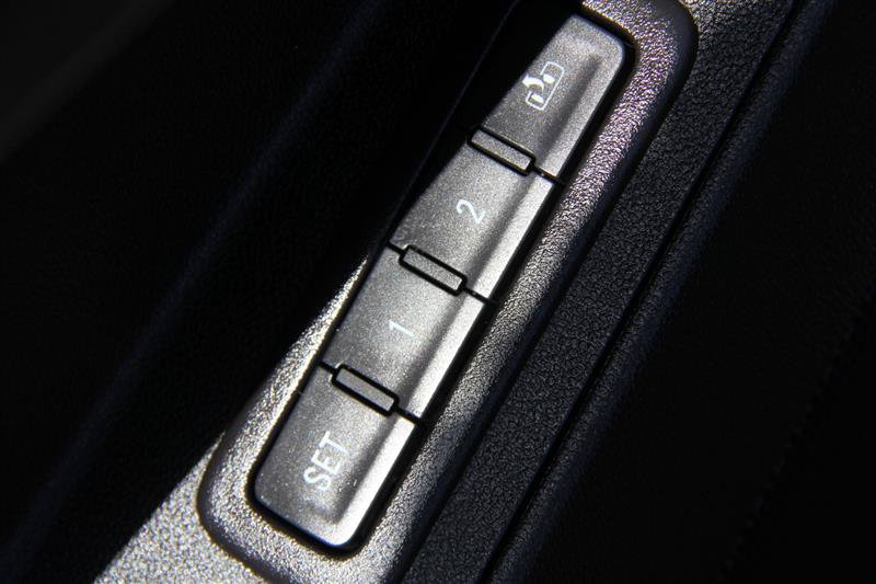 Used 2019 Chevrolet Equinox Premier FWD image 19