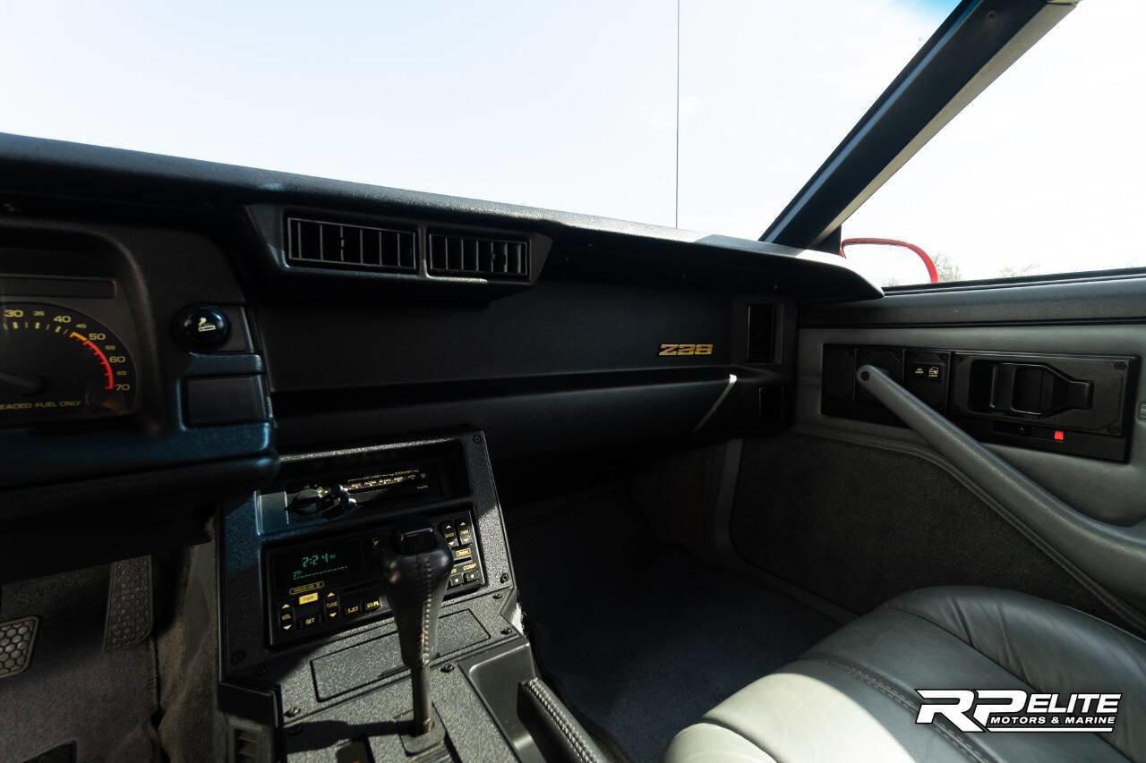 Used 1991 Chevrolet Camaro Z28 RWD image 69