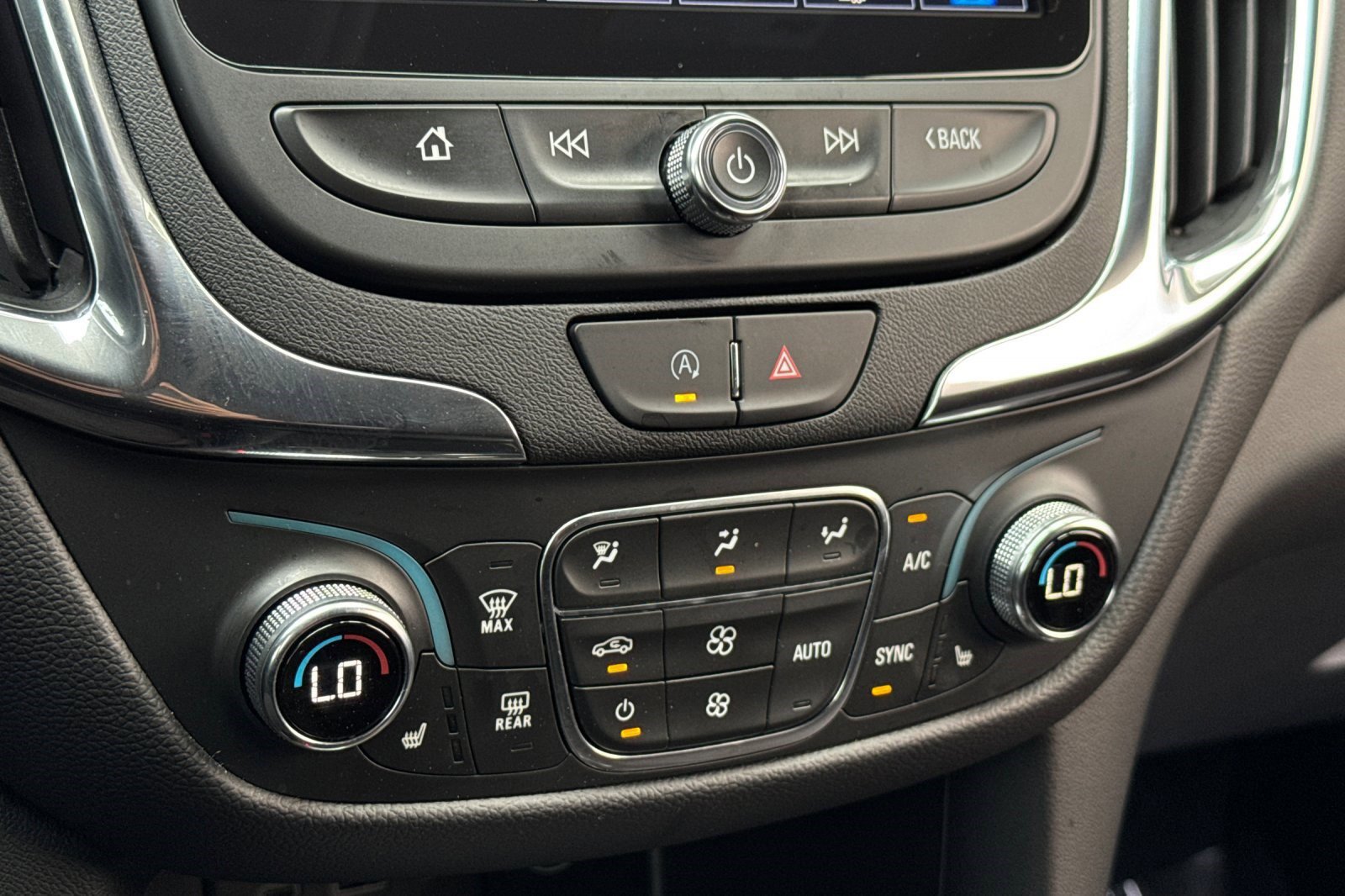 Used 2024 Chevrolet Equinox LT image 17