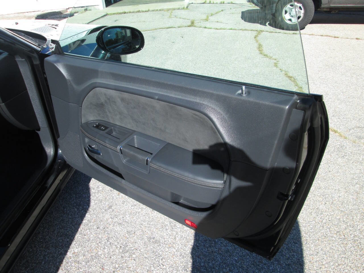 Used 2009 Dodge Challenger SRT8 w/ SRT Option Group II image 28