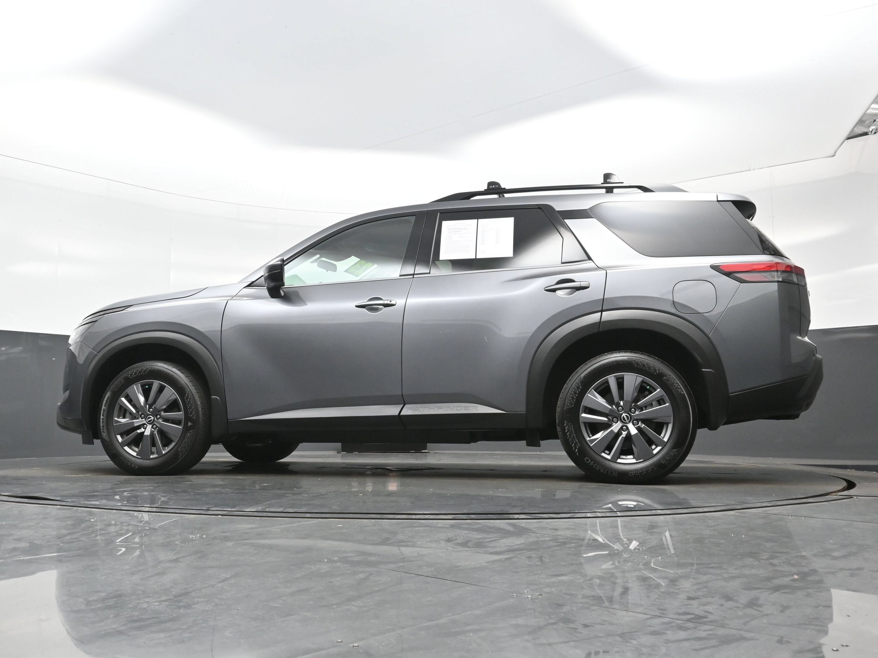 Used 2023 Nissan Pathfinder SV AWD/4WD image 29