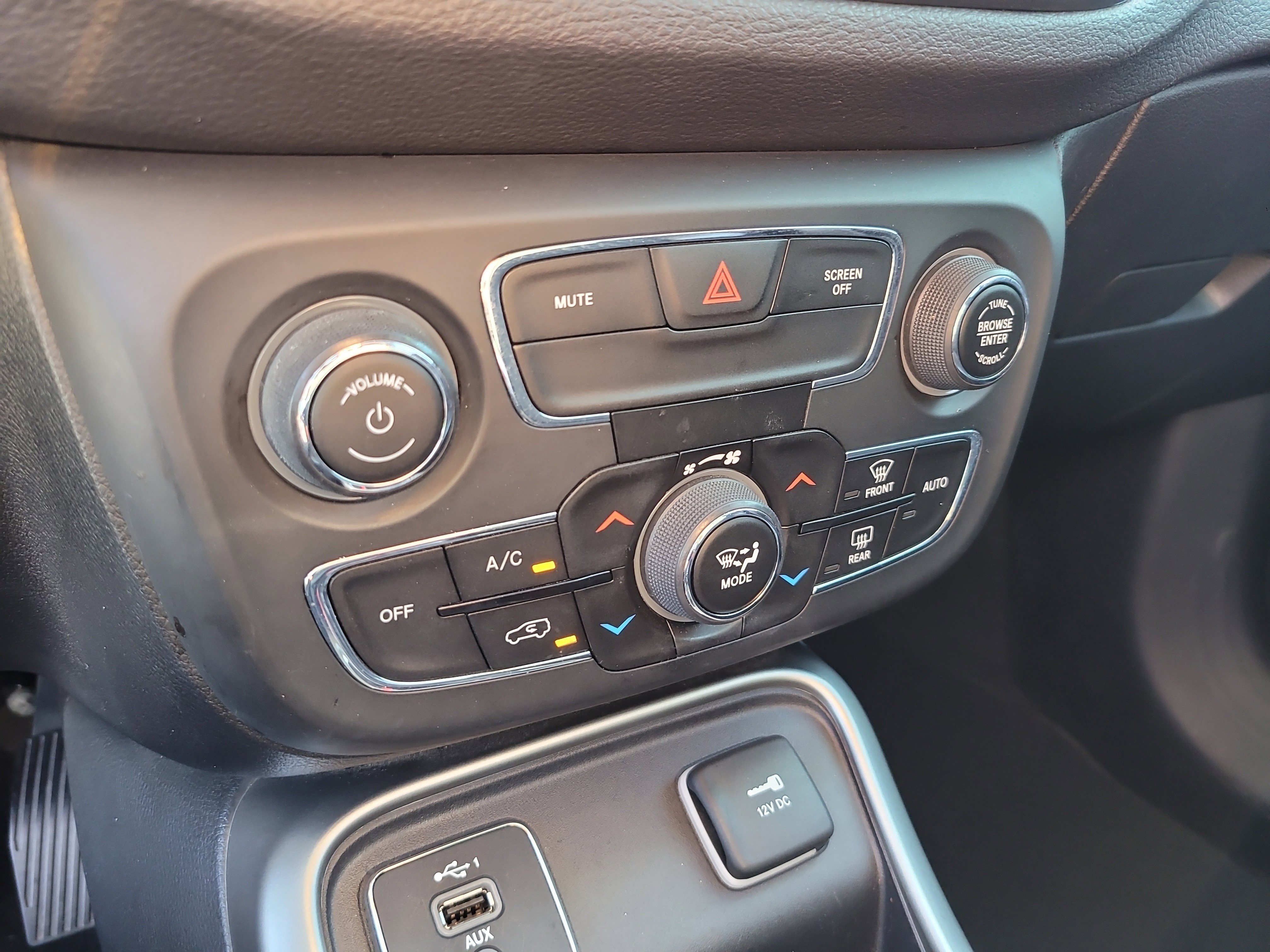 Used 2020 Jeep Compass Latitude FWD image 22