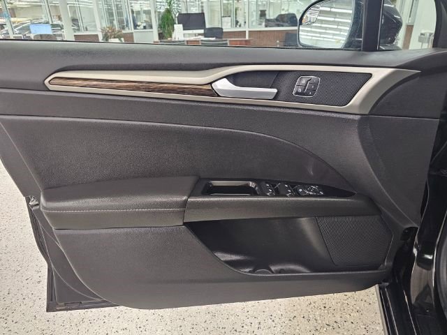 Used 2013 Ford Fusion SE image 28