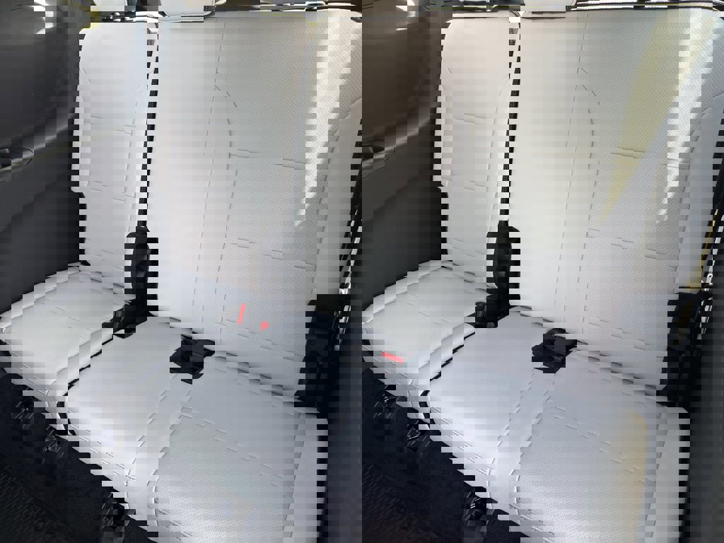 New 2026 Chevrolet Traverse High Country w/ LPO, Floor Liner Package image 26