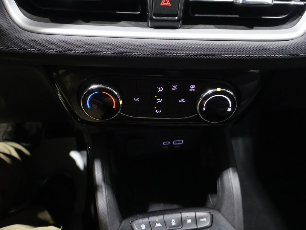 Used 2025 Chevrolet TrailBlazer LT image 28