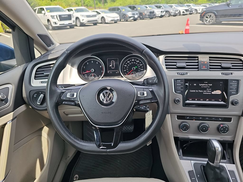 Used 2015 Volkswagen Golf SE FWD image 12