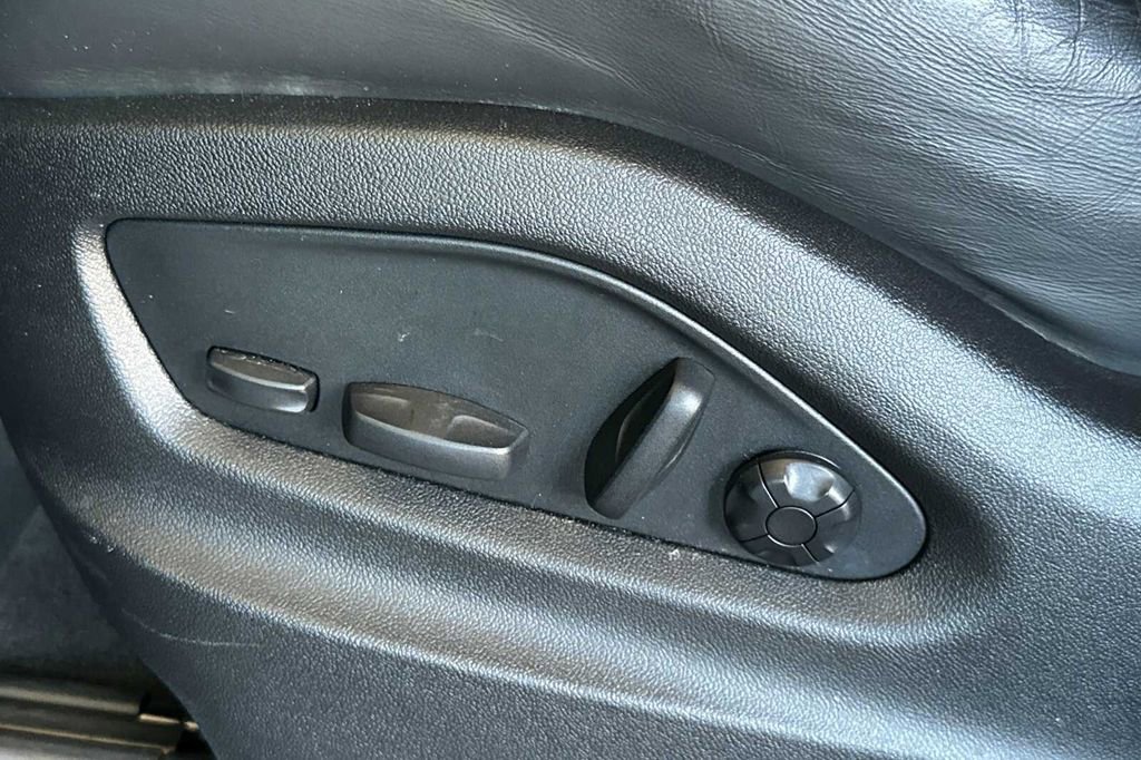 Used 2023 Porsche Cayenne image 13