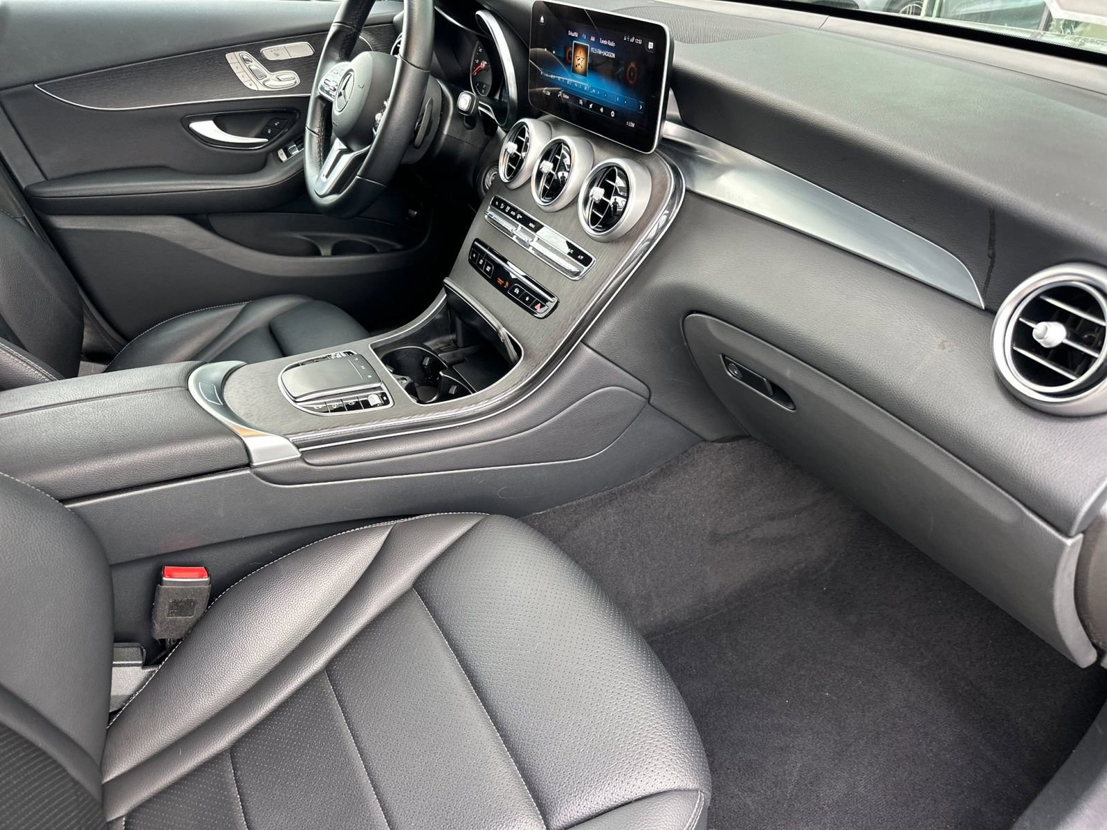 Certified 2022 Mercedes-Benz GLC 300 image 17