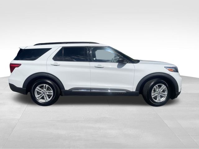 Used 2024 Ford Explorer XLT w/ Equipment Group 202A image 2