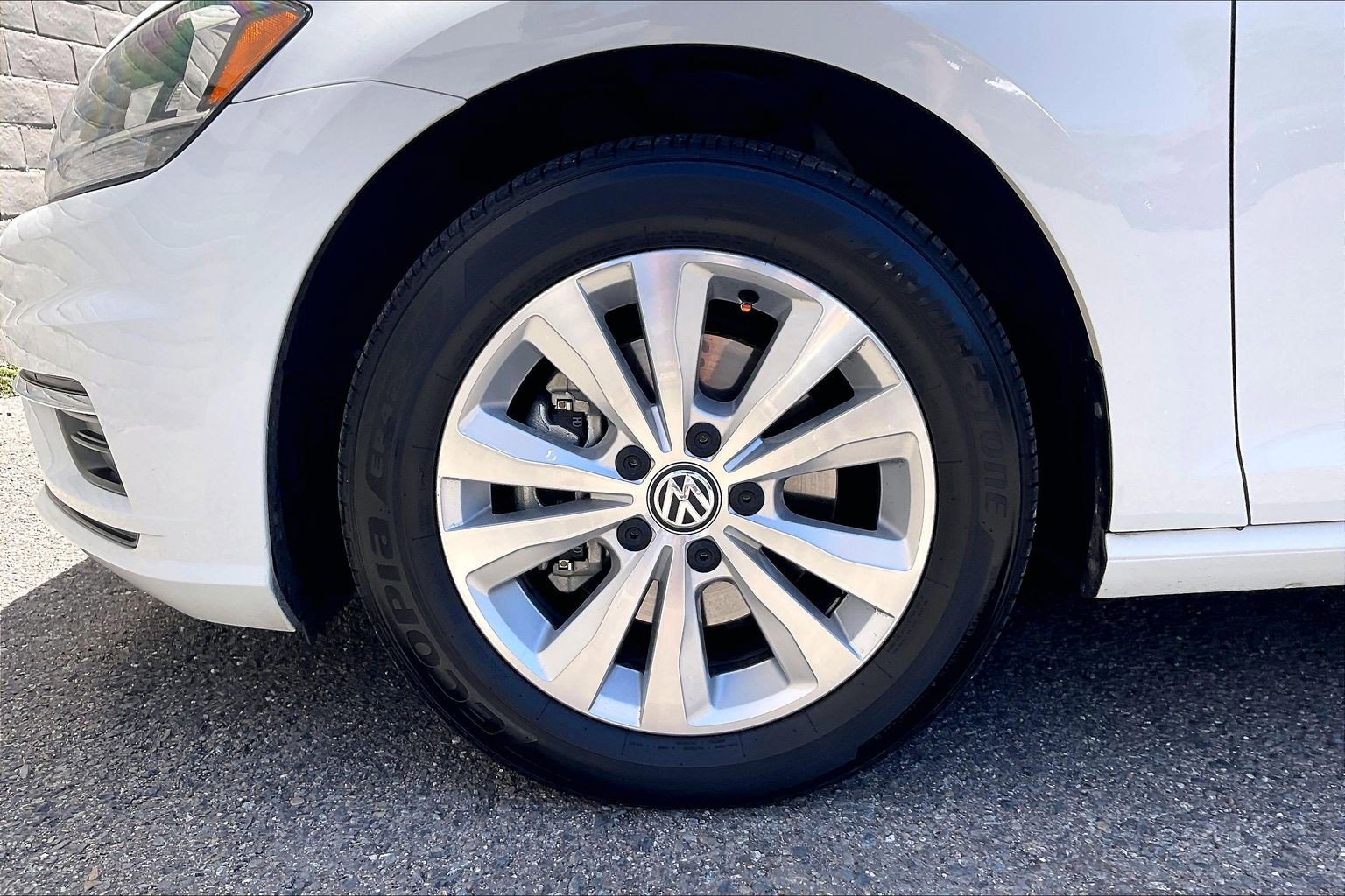 Certified 2021 Volkswagen Golf 4-Door FWD image 8