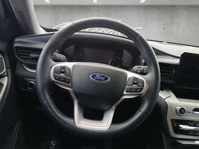 Used 2023 Ford Explorer XLT image 26