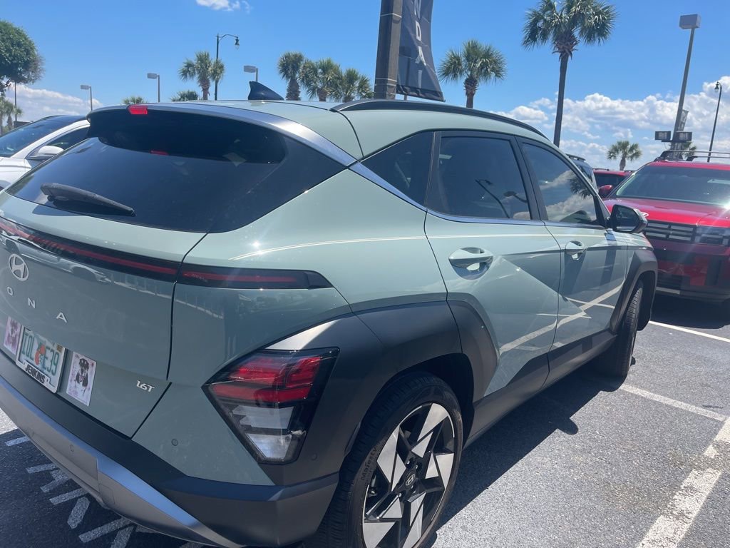 Used 2024 Hyundai Kona Limited FWD image 4