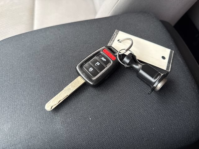 Used 2015 Honda CR-V LX image 28