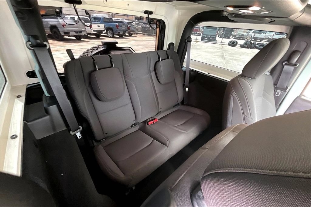 Certified 2023 Jeep Wrangler Sport AWD/4WD image 19