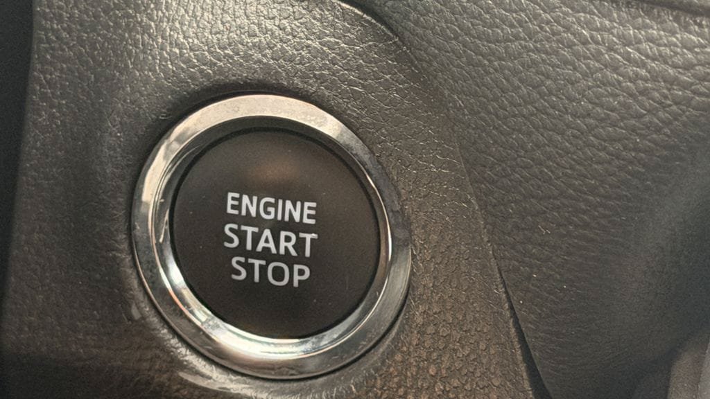 Used 2025 Toyota RAV4 XLE FWD image 18