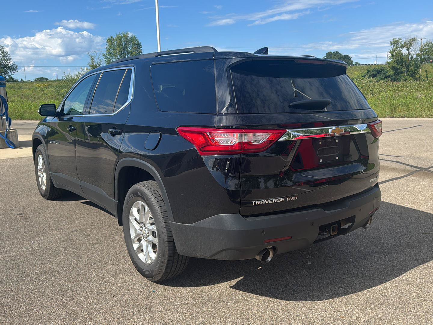 Used 2020 Chevrolet Traverse LT w/ LPO, Floor Liner Package AWD/4WD image 3