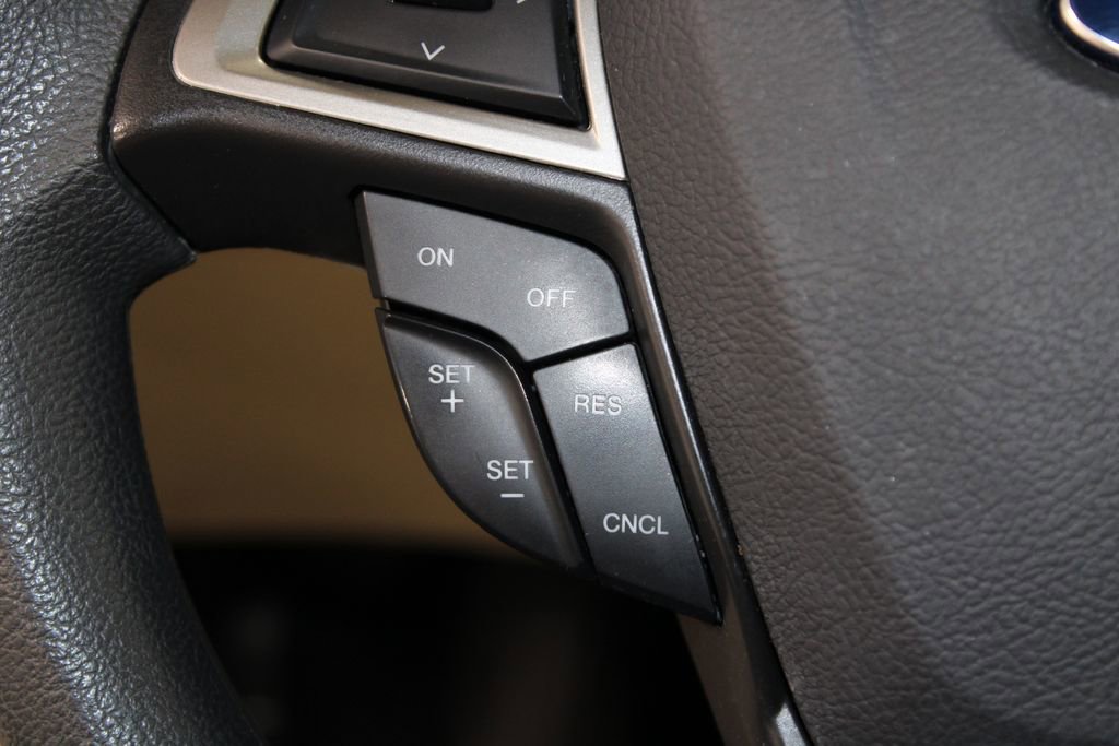 Used 2014 Ford Fusion SE FWD image 33