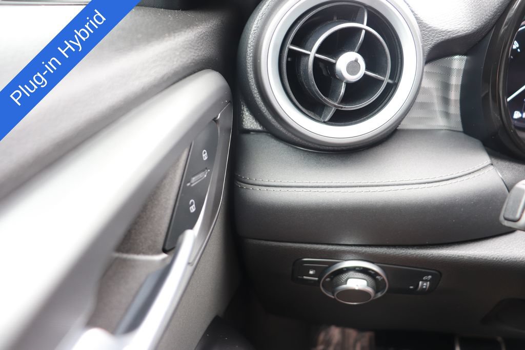 Used 2024 Alfa Romeo Tonale Veloce w/ Premium Interior Package AWD/4WD image 26