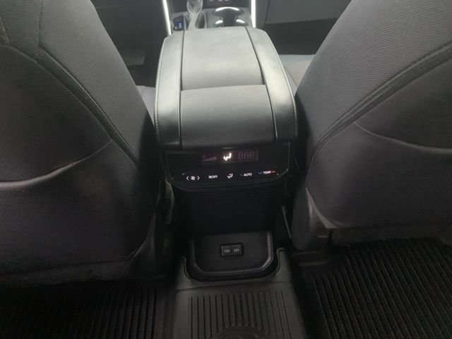 Used 2023 Toyota Highlander LE image 14