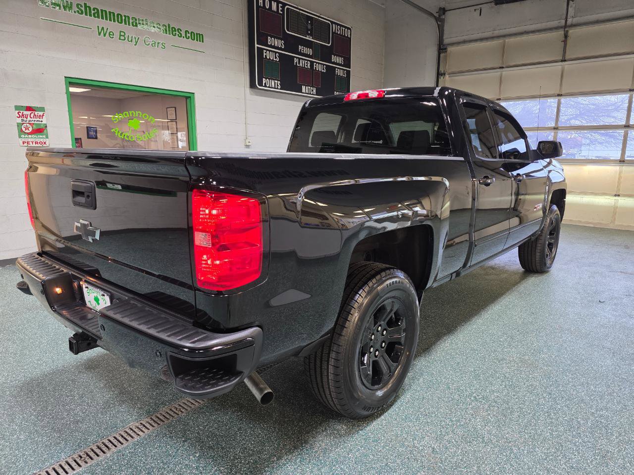 Used 2019 Chevrolet Silverado 1500 LT w/ All Star Edition AWD/4WD image 6