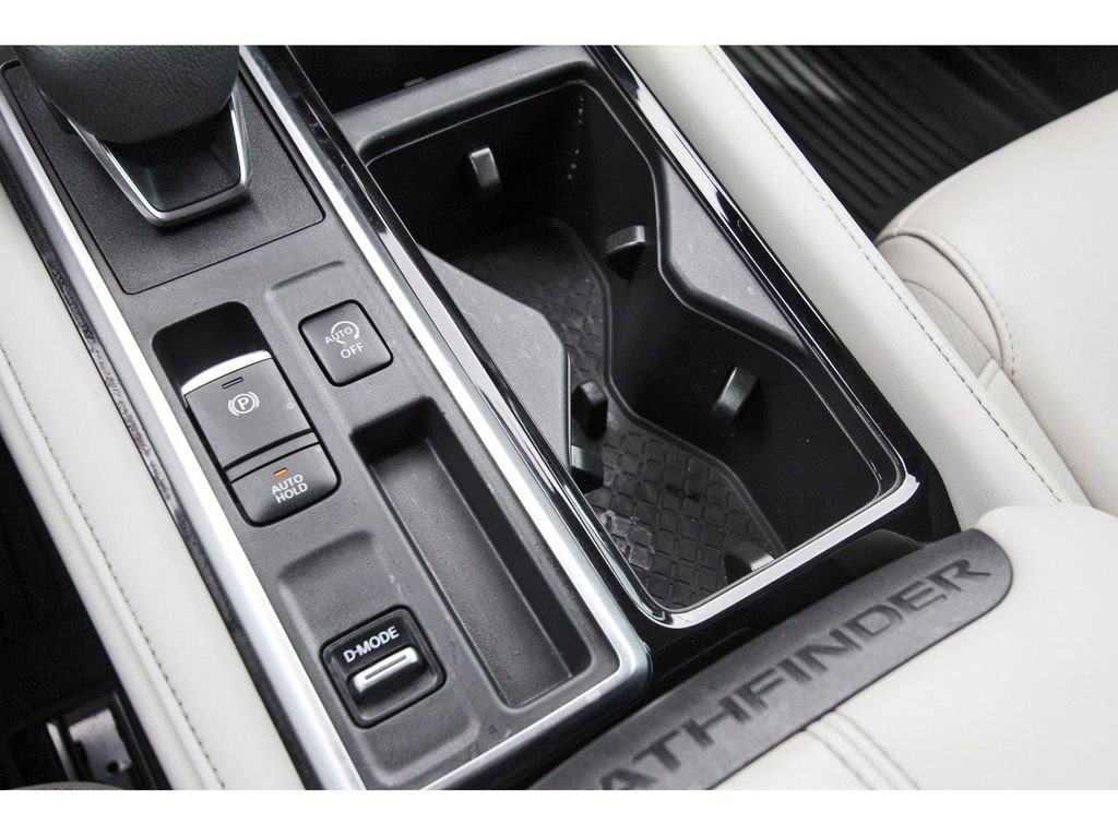 Used 2023 Nissan Pathfinder SL image 30