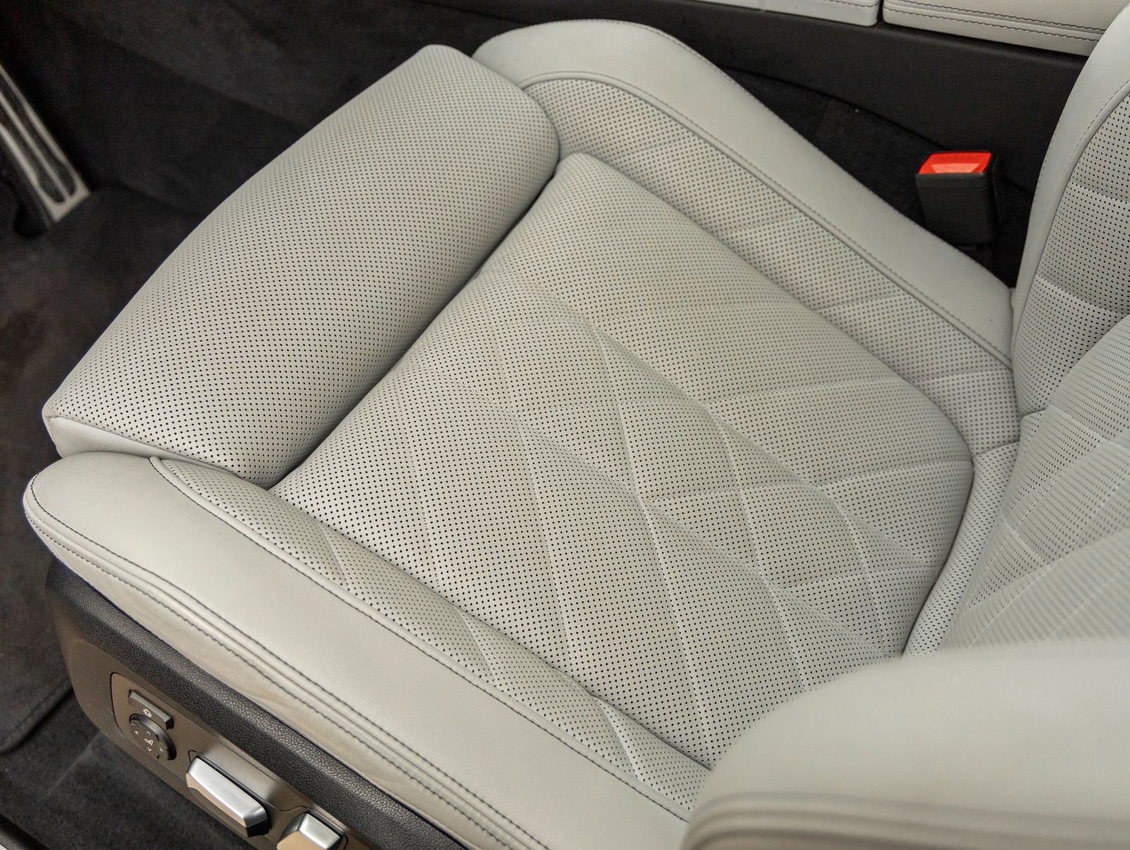 Used 2023 BMW X5 sDrive40i w/ M Sport Package image 20