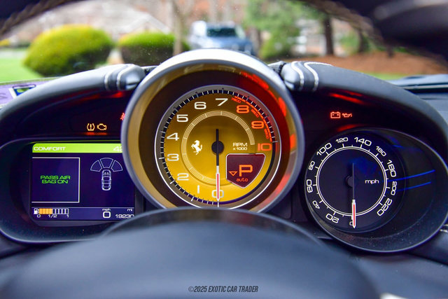 Used 2016 Ferrari California T RWD image 31