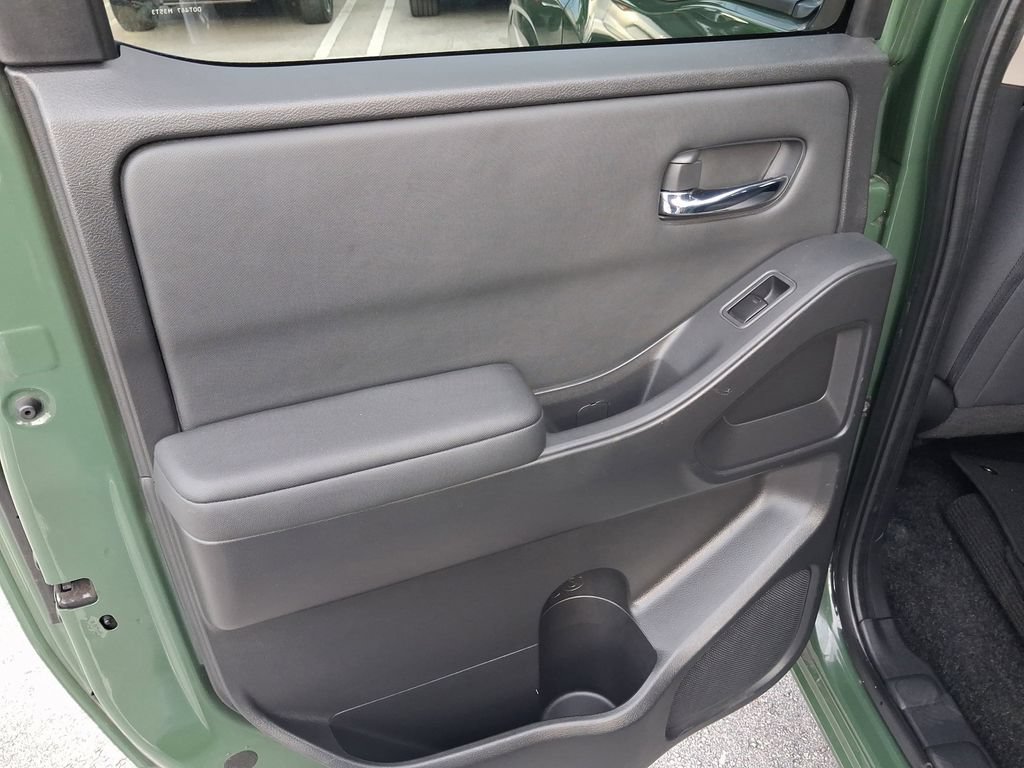 Used 2022 Nissan Frontier SV RWD image 12
