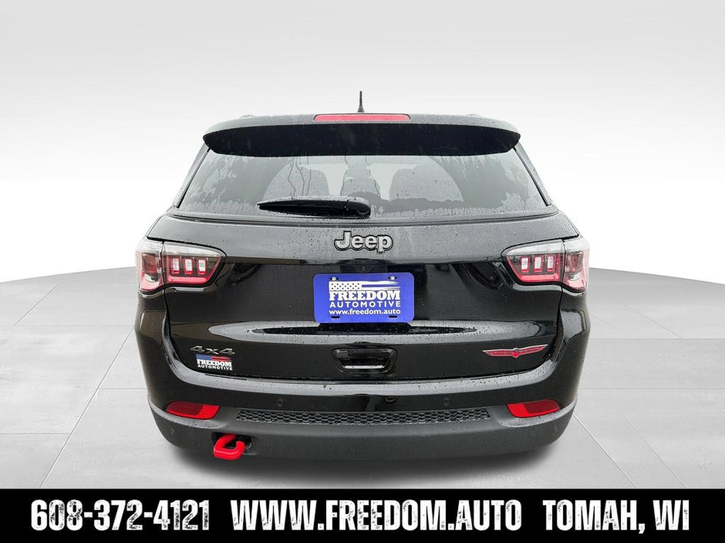 New 2026 Jeep Compass Trailhawk w/ Sun, Sound & Navigation Group AWD/4WD image 4