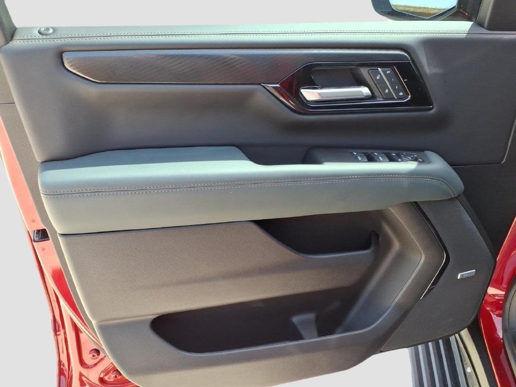 New 2026 GMC Yukon AT4 w/ AT4 Premium Plus Package AWD/4WD image 8