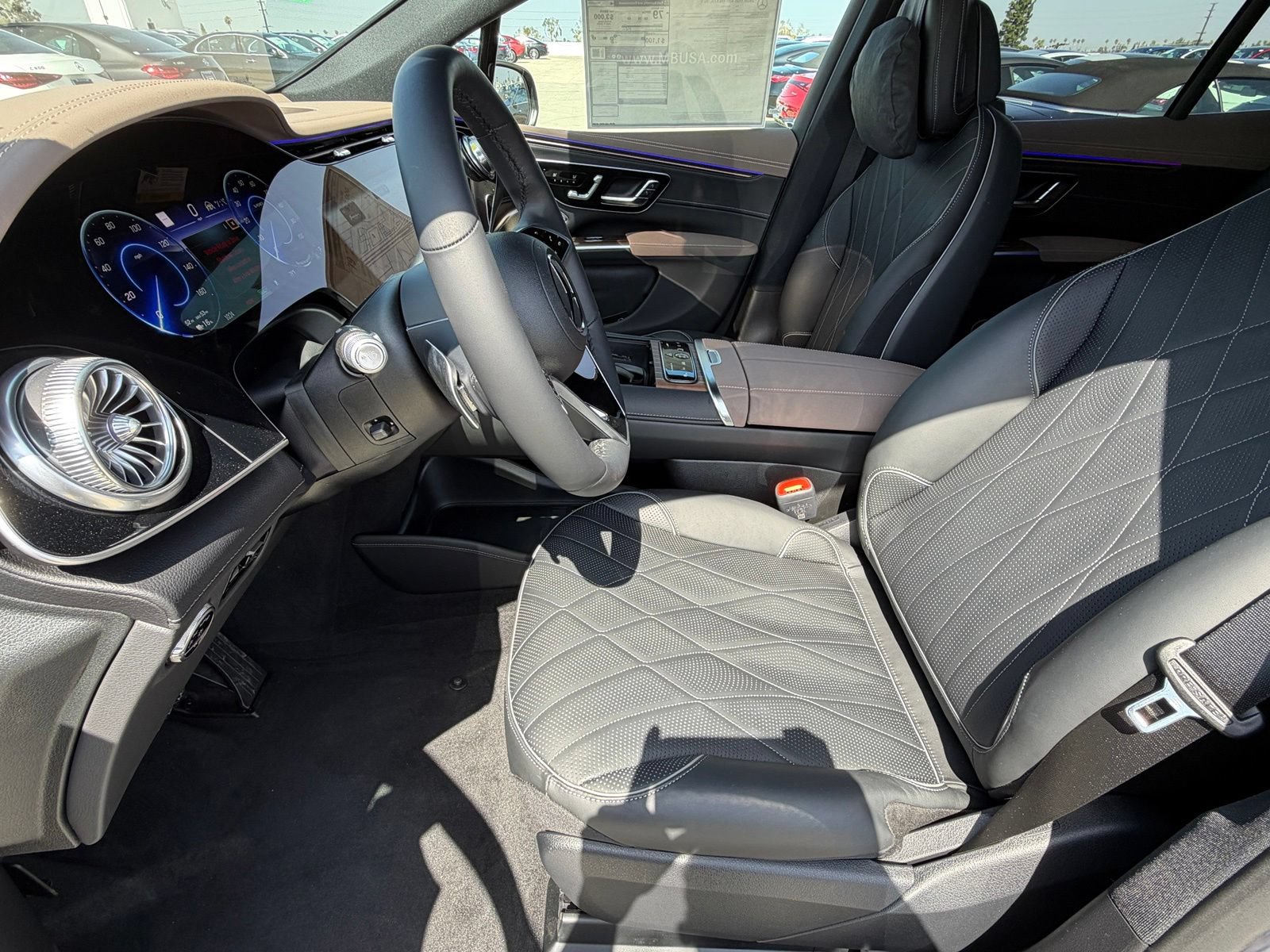 New 2026 Mercedes-Benz EQS 400 4MATIC SUV image 18