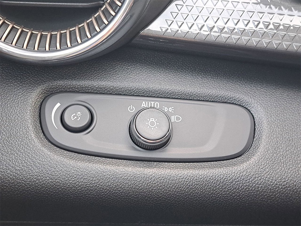 New 2026 Chevrolet Trax ACTIV w/ Driver Confidence Package image 25