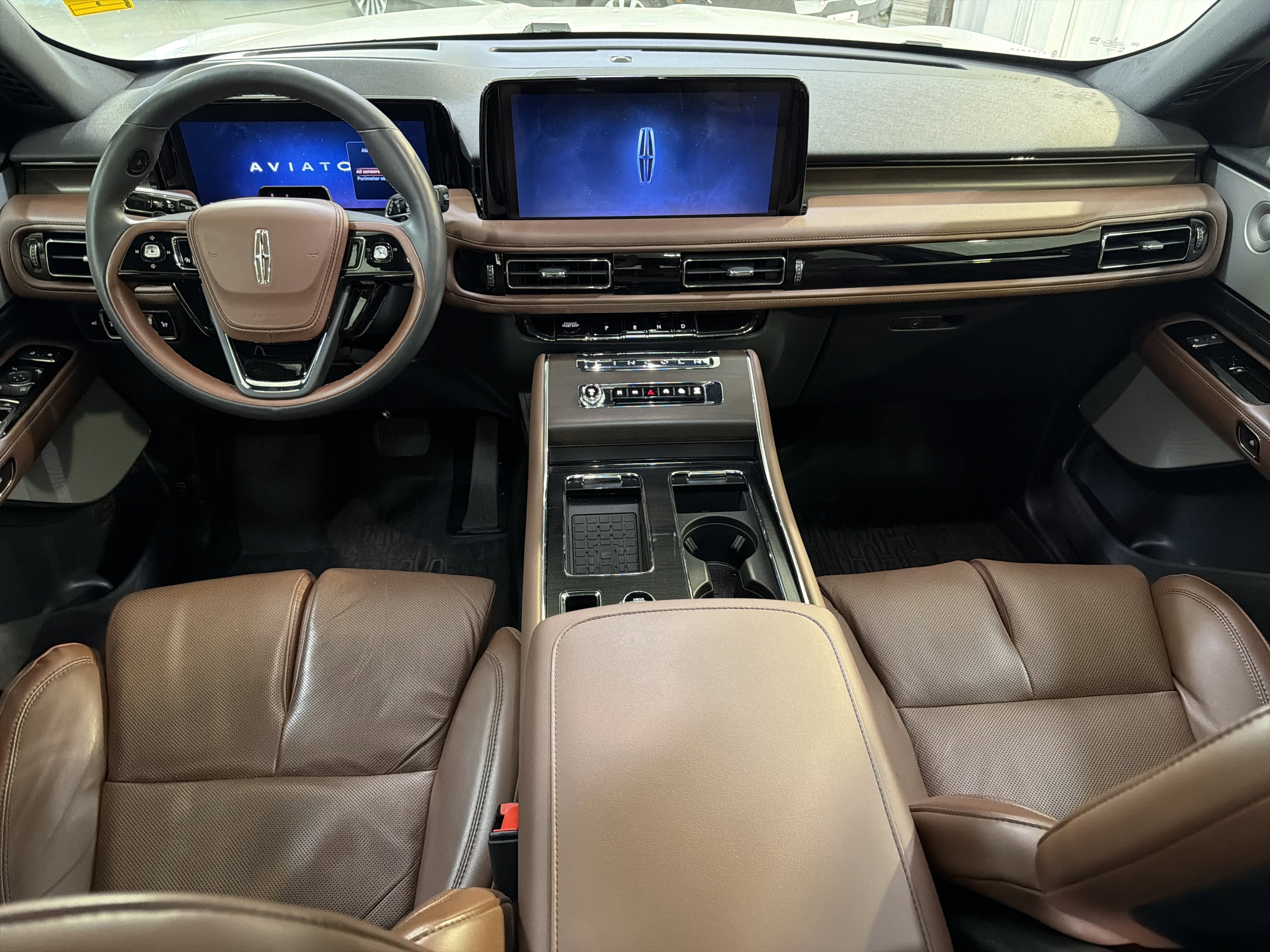 Used 2025 Lincoln Aviator Reserve w/ Luxury Package image 15