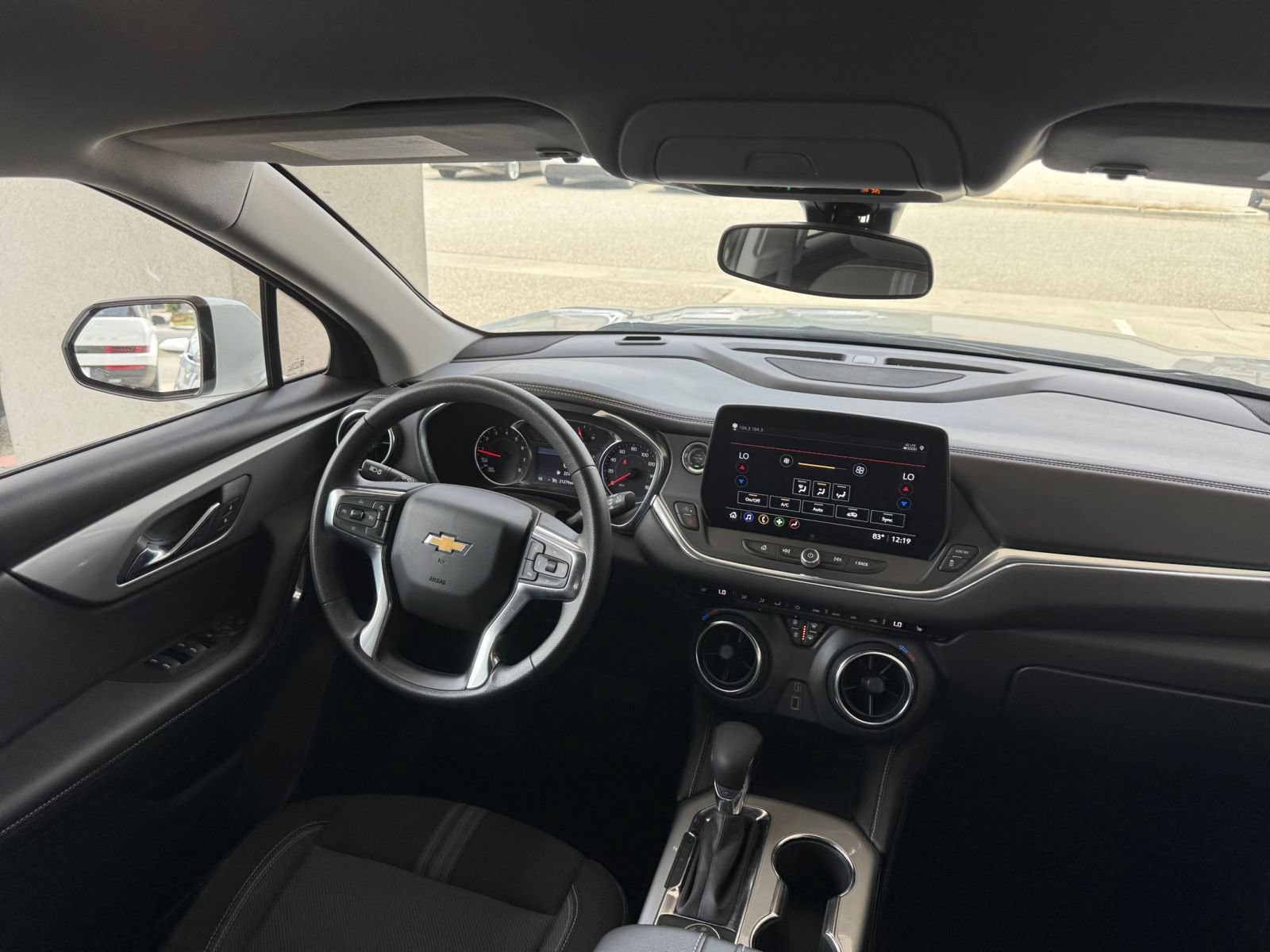 Used 2025 Chevrolet Blazer LT FWD image 36
