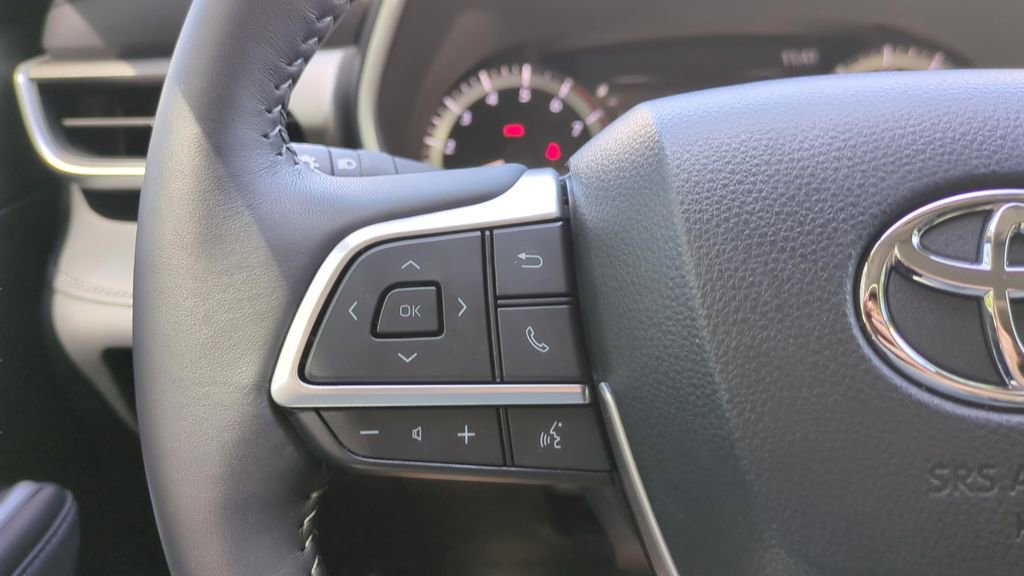 Certified 2026 Toyota Highlander XLE image 21