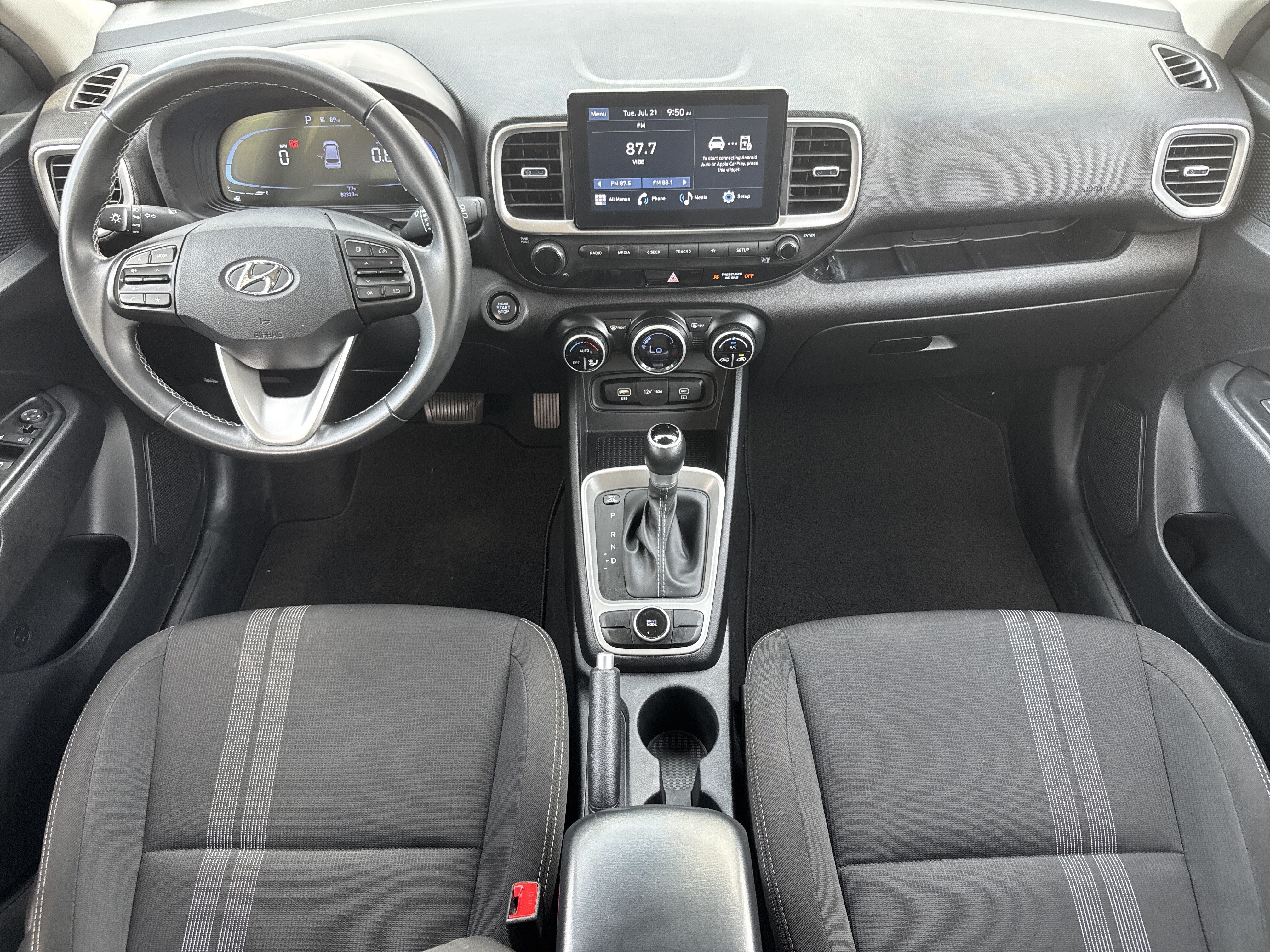 Used 2024 Hyundai Venue SEL FWD image 26