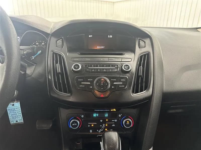 Used 2017 Ford Focus SE FWD image 18