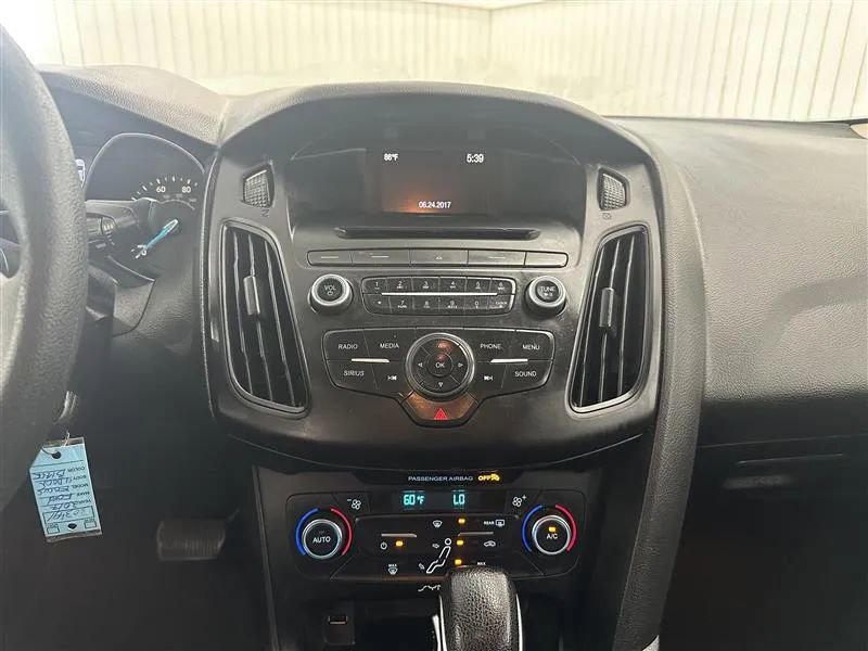 Used 2017 Ford Focus SE FWD image 18