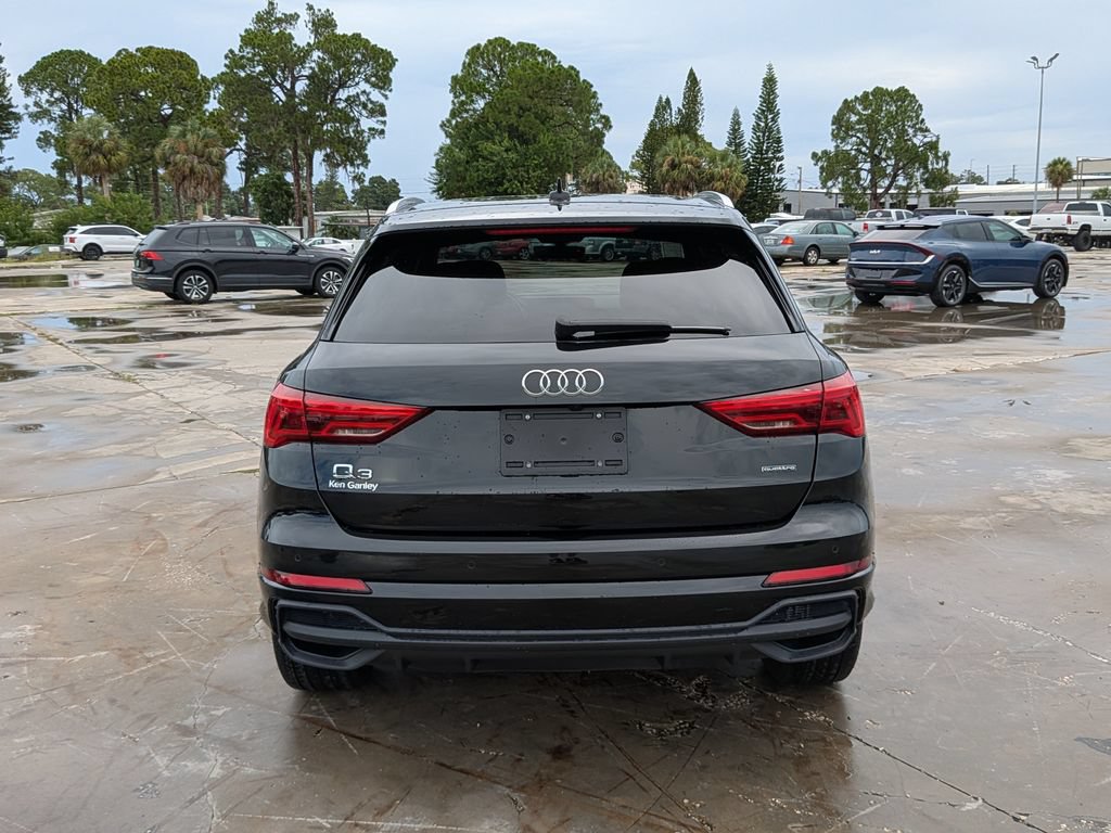 Used 2024 Audi Q3 2.0T Premium w/ Convenience Package AWD/4WD image 7