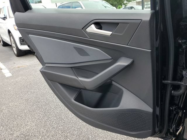 Used 2025 Volkswagen Jetta SE w/ Sunroof Package FWD image 18