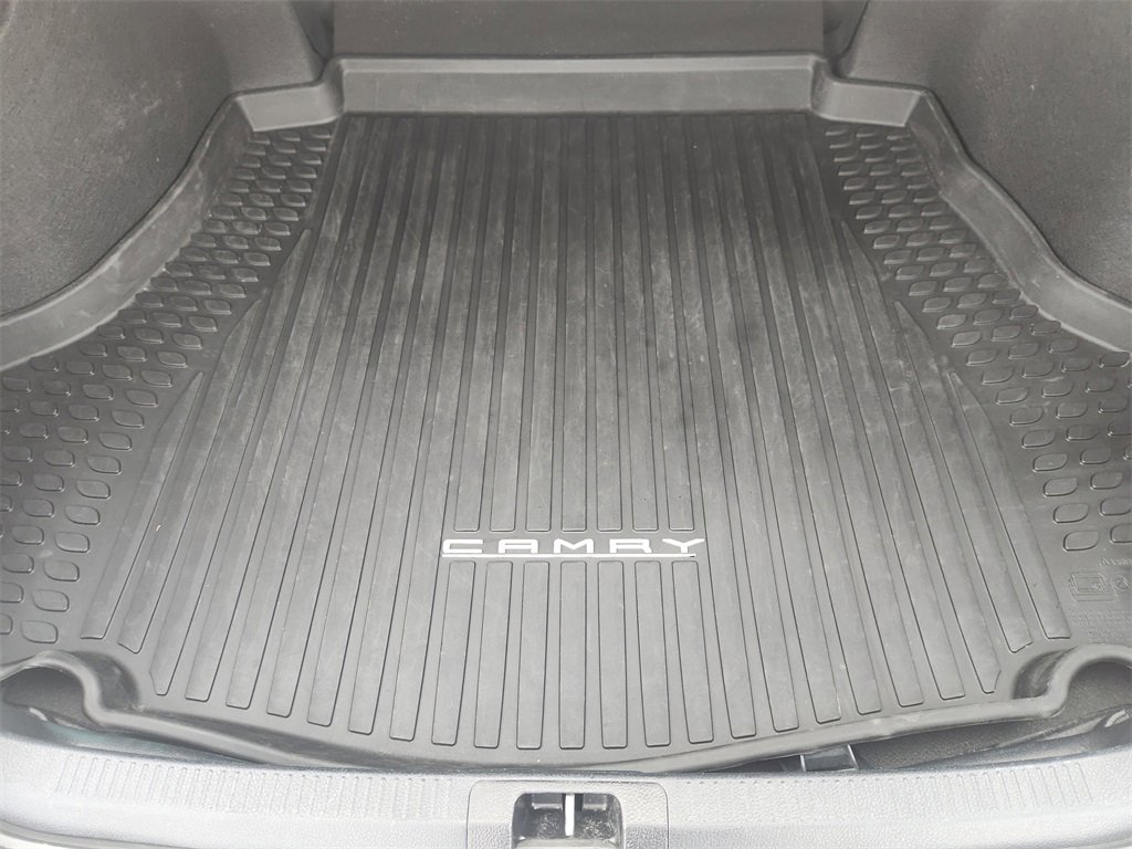 Used 2022 Toyota Camry XSE image 33