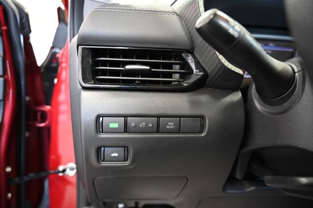 Used 2024 Nissan Sentra SV FWD image 25