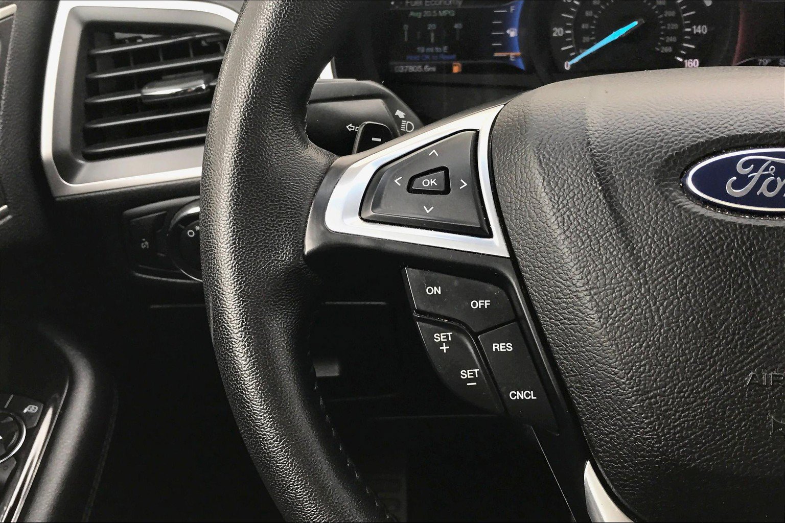 Used 2016 Ford Edge SEL w/ Equipment Group 201A AWD/4WD image 15