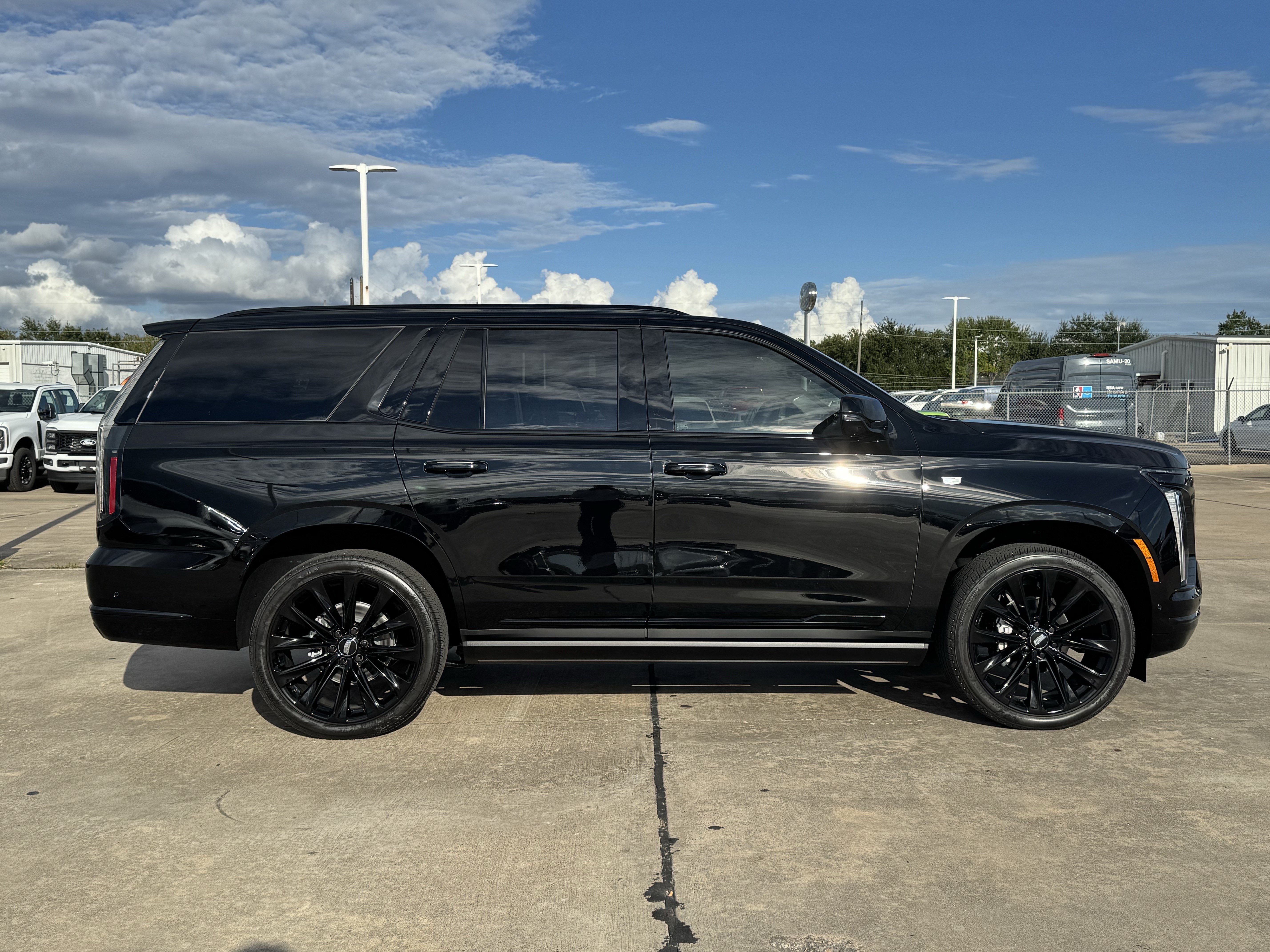 Used 2027 Cadillac Escalade Platinum Sport w/ LPO, ONYX Package AWD/4WD image 6