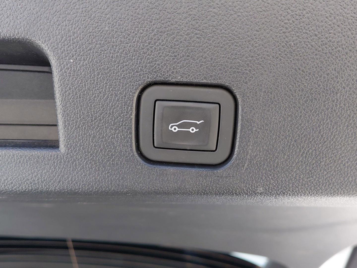 Used 2025 Buick Enclave Preferred AWD/4WD image 24
