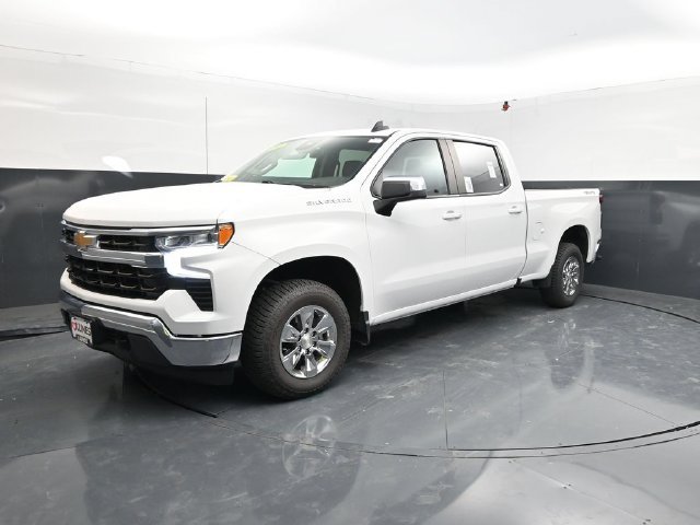 Used 2024 Chevrolet Silverado 1500 LT w/ Protection Package AWD/4WD image 4