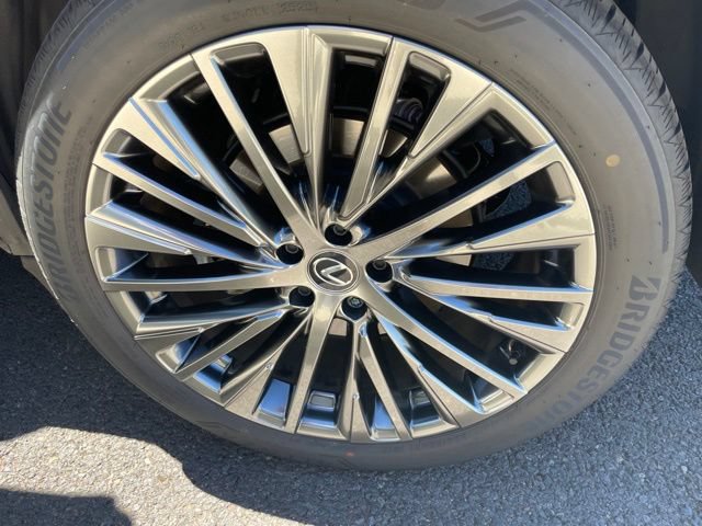 Certified 2025 Lexus RX 450h AWD w/ Luxury Package image 23