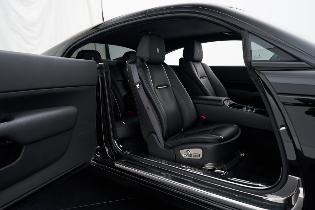 Used 2015 Rolls-Royce Wraith RWD image 34
