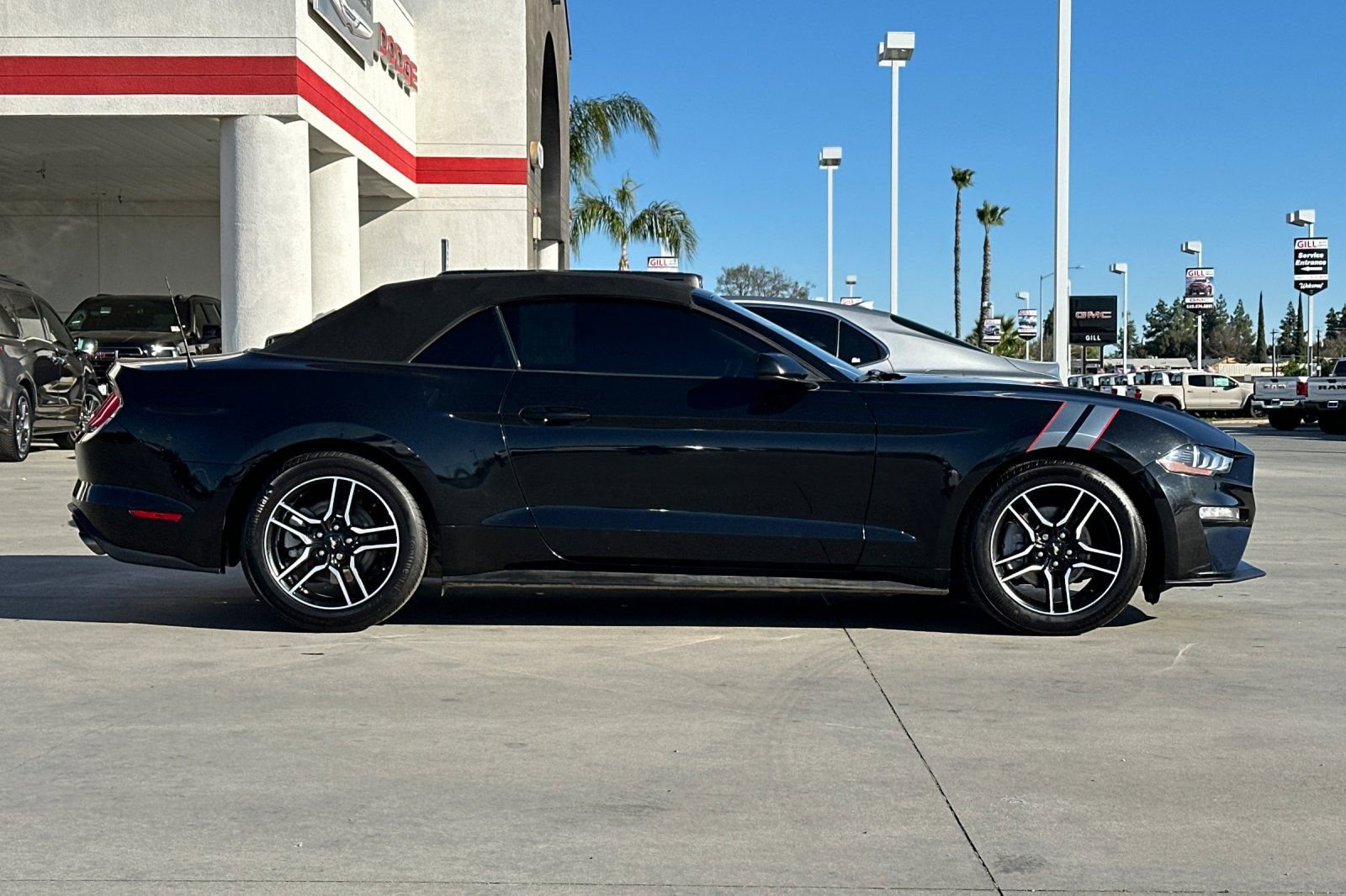 Used 2022 Ford Mustang Convertible w/ Equipment Group 101A image 7